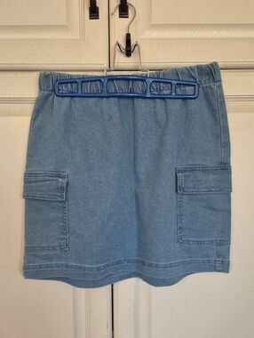 Casual Light Blue Denim Cargo Skirt with Elastic Waist